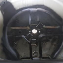 DC Auto - Zabezpieczenie antykorozyjne podłogi przed montażem zbiornika LPG.