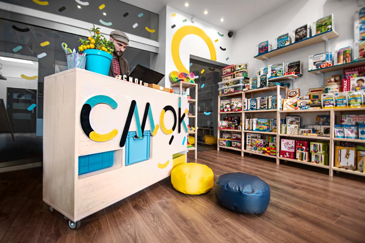 Projekt identyfikacji wizualnej dla zabawkowego sklepu i warsztatowni w Poznaniu - zdjęcia wnętrza
