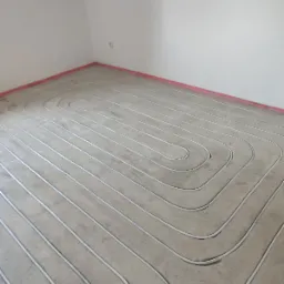 Frezowanie posadzek pod ogrzewanie podłogowe.