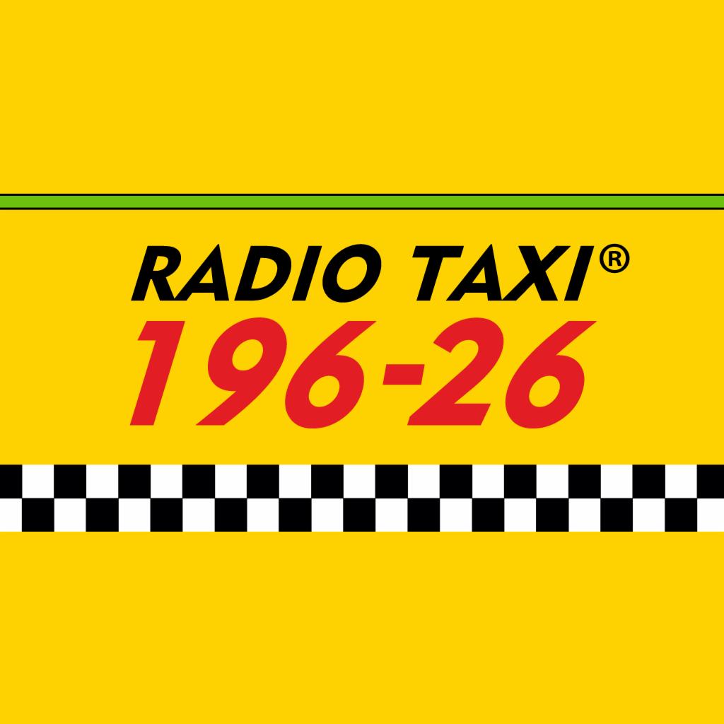 Żółte tło z napisem 'RADIO TAXI' i numerem telefonu 196-26, oddzielone zieloną linią od góry i czarno-białą szachownicą od dołu.