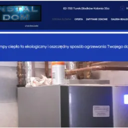 Zdjęcie fragmentu strony internetowej firmy instalacyjnej z widoczną pompą ciepła Hydro-Tech z podłączonymi rurami w pomieszczeniu technicznym. Na stronie widoczny adres i numer telefonu firmy.