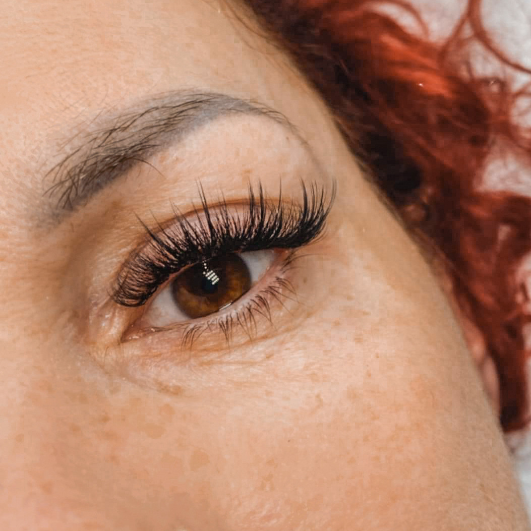 Dominika Szaciło - rzęsy metodą objętościową.