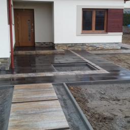 Układanie kostki brukowej Wielopole 4