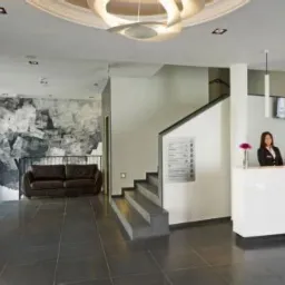 Montaż sufitu w hotelu 'Focus Gdańsk Premium'