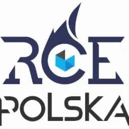 Logo firmy RCE Polska z elementem graficznym przypominającym płomień i stylizowaną kostką.