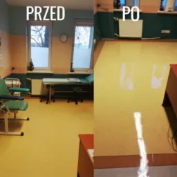 Zdjęcie porównawcze 'przed' i 'po' przedstawia podłogę w gabinecie lekarskim, gdzie po prawej stronie widać odnowioną, błyszczącą powierzchnię po zabiegu czyszczenia lub polerowania.