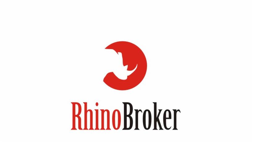 Logo firmy RhinoBroker: stylizowana głowa nosorożca w czerwonym okręgu nad nazwą firmy zapisaną czerwono-czarną czcionką na białym tle.