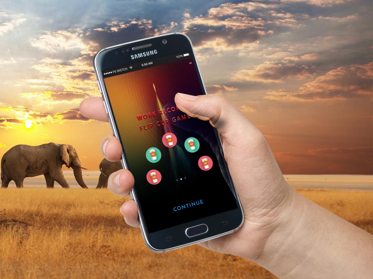 Samsung Galaxy S6 w dłoni z aplikacją 'Flip Cup Game' na tle afrykańskiego krajobrazu z słoniem i zachodzącym słońcem.