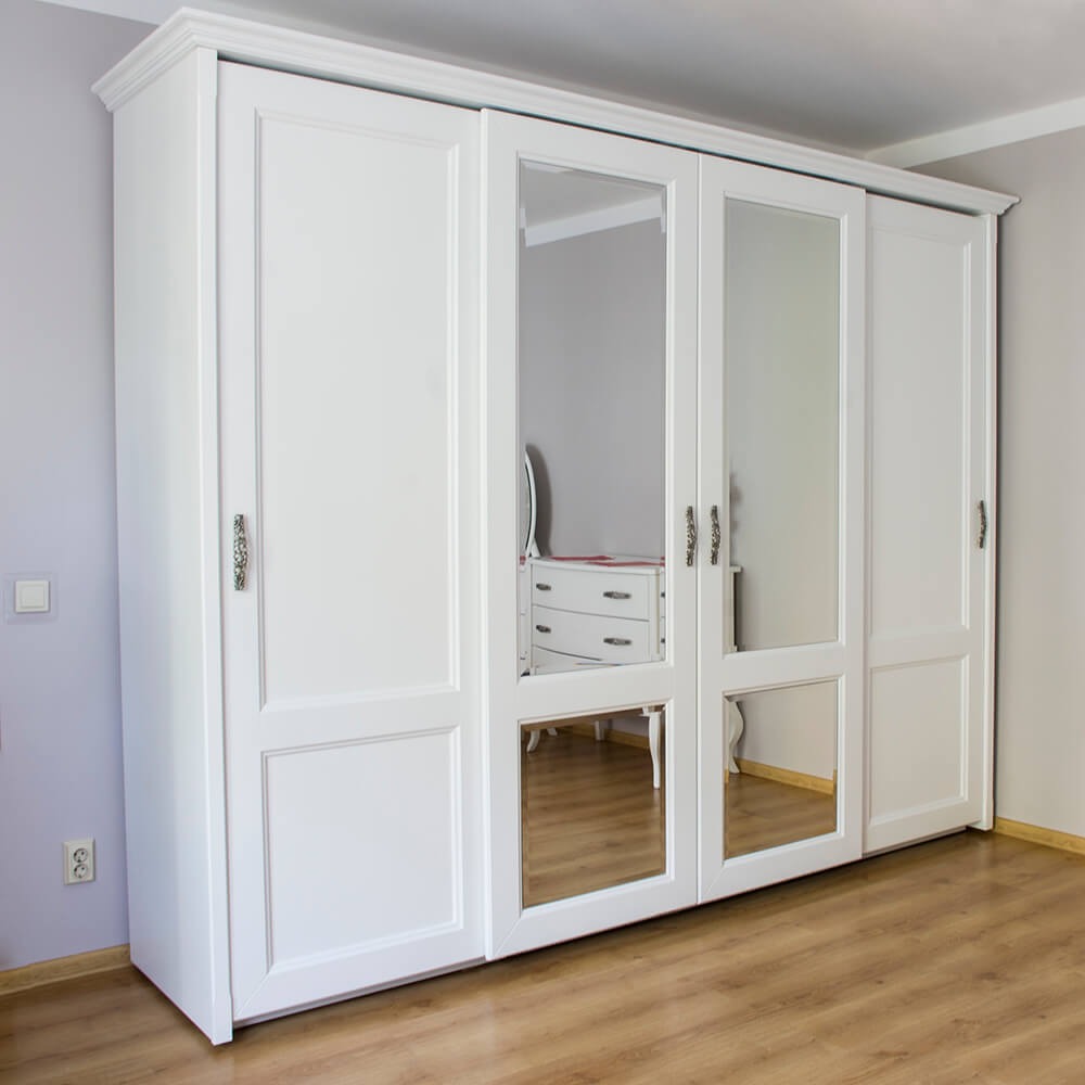 Biała przesuwna szafa, czterodrzwiowa, z lustrem, garderoba, galmour