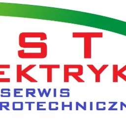 Logo firmy RST Elektryk Serwis Elektrotechniczny z czerwonym napisem ELEKTRYK i niebieskim napisem ELEKTROTECHNICZNY oraz zielonym łukiem