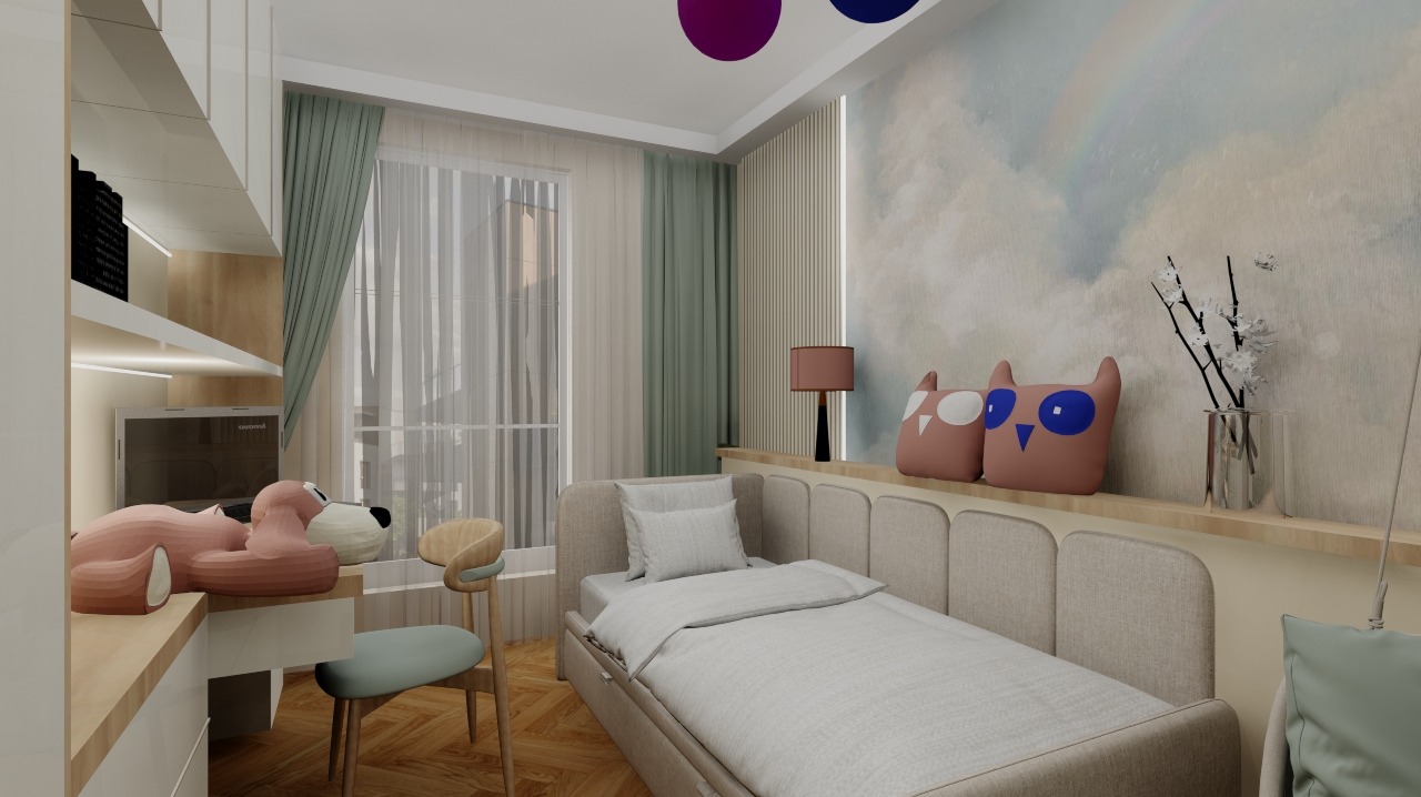 Pokój dziecięcy z łóżkiem, biurkiem i dekoracyjną tapetą w chmurki z tęczą. Pluszowy pies na biurku i poduszki sowy na półce nad łóżkiem. Nowoczesny design.