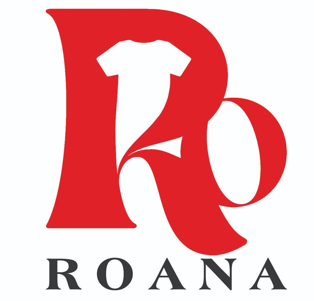 Grafika logo firmy Roana: duża, czerwona litera 'R' z sylwetką białej koszulki w górnej części, poniżej nazwa firmy. Minimalistyczny design, wyraźne kolory.