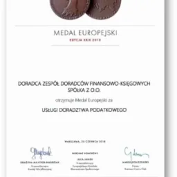 Dyplom wręczenia Medalu Europejskiego za usługi doradztwa podatkowego, edycja XXIX 2018, z widocznymi podpisami osób honorowych i odbiciami medali.