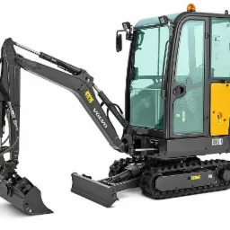 Nowa, szara mini koparka Volvo EC18D z żółtym panelem bocznym, na białym tle, widok z boku.