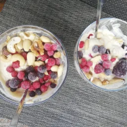 Pyszne i Zdrowe Desery Proteinowe z Owocami Leśnymi