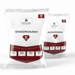 Dwa białe worki 25 kg z brykietem opałowym, z logo firmy Kolombus i informacjami o wartości opałowej, granulacji i zawartości popiołu, na jasnym tle.