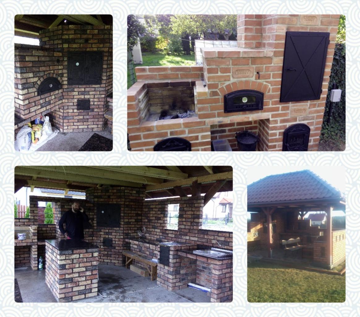Kompleksowa zabudowa zewnętrzna z cegły klinkierowej obejmująca piec chlebowy, wędzarnię i grill, całość pod zadaszeniem z drewnianą konstrukcją.