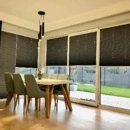 Żaluzje plisowane w kolorze antracyt