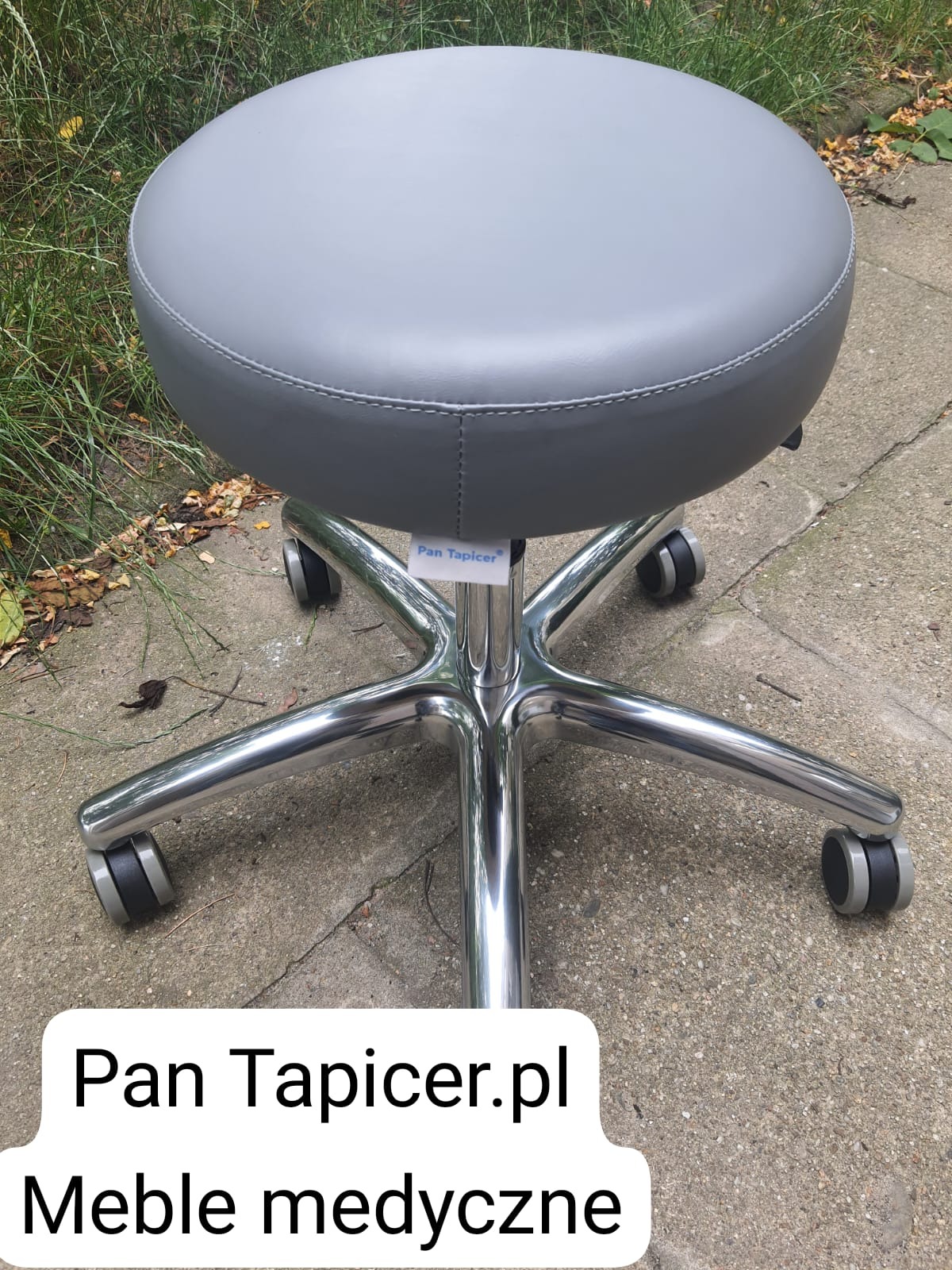 Produkcja nowych krzeseł do pokoju, kuchni a także medycznych.