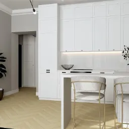 Wizualizacja jasnej kuchni z białymi szafkami, blatem i hokerami z metalowymi nogami, na podłodze parkiet ułożony w jodełkę, w tle regał z dekoracjami i rośliną.