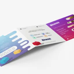 Projekt ulotki składanej na białym tle, prezentującej ofertę zajęć edukacyjnych z klockami LEGO dla firmy Edukido, z wyraźnymi kolorami i elementami graficznymi.