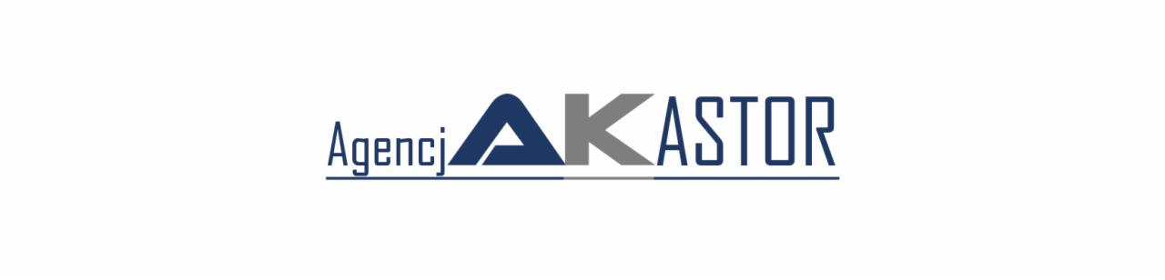 Logo firmy Agencja AKASTOR z niebieskim trójkątem w logo i szarym napisem AKASTOR.