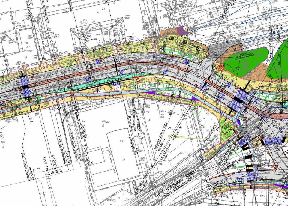 Plan zagospodarowania przestrzennego z naniesionymi elementami infrastruktury drogowej, w tym przystankami autobusowymi i zjazdami publicznymi, z uwzględnieniem kilometrażu i promieni łuków.
