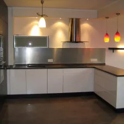 Lakierowanie Frontów do Mebli na Wymiar