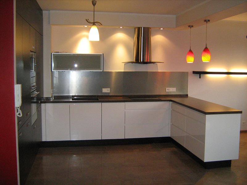 Lakierowanie Frontów do Mebli na Wymiar