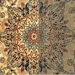 Fragment orientalnego dywanu, z widocznym efektem czyszczenia: lewa strona jaśniejsza, z intensywnymi kolorami, prawa strona przyciemniona, zgaszone barwy.