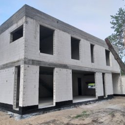 Budowa stanu surowego otwartego budynku mieszkalnego jednorodzinnego - Warszawa, Wawer - 2022 rok