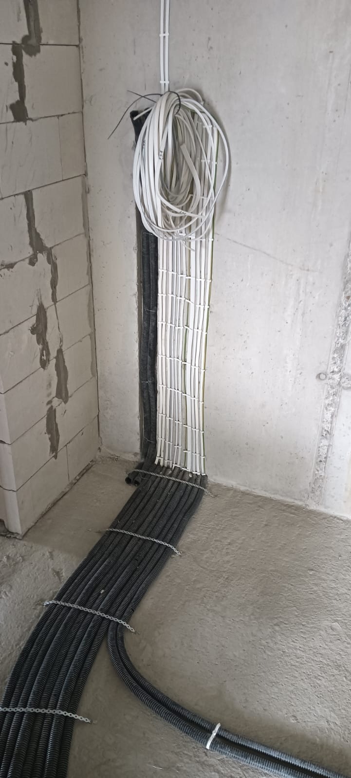 Instalacje elektryczne. Montaż okablowania, gniazd, wyłączników, oświetlenia, wlz, rozdzielnic, projekt.