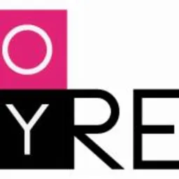 Logo firmy Copyrem: cztery kwadraty w kolorach CMYK z wpisanymi literami COPY, obok napis YREM w czcionce bezszeryfowej.