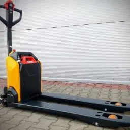 Elektryczny wózek paletowy, model CLG2015L