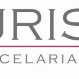 Logo kancelarii prawnej IURISTA z abstrakcyjnym symbolem w kolorach czerwieni i szarości po lewej stronie, podkreślone cienką bordową linią.