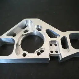 Zwrotnica zawieszenia samochodu wyścigowego