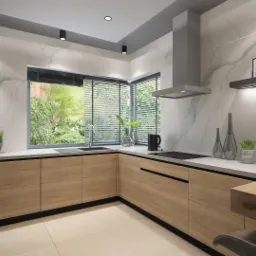 Wizualizacja nowoczesnej kuchni z drewnianymi frontami, białym blatem i marmurową ścianą, widok na zielony ogród przez okno z żaluzjami, minimalistyczny okap i czarne oświetlenie punktowe.