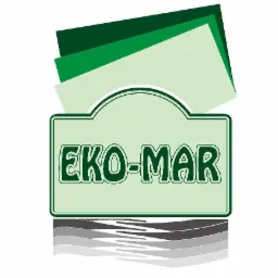 Logo firmy EKO-MAR z zielonymi kartkami u g&oacute;ry, sugerujące ekologiczne podejście do archiwizacji dokument&oacute;w.