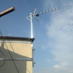 Montaż anteny DVB-T opaską kominową