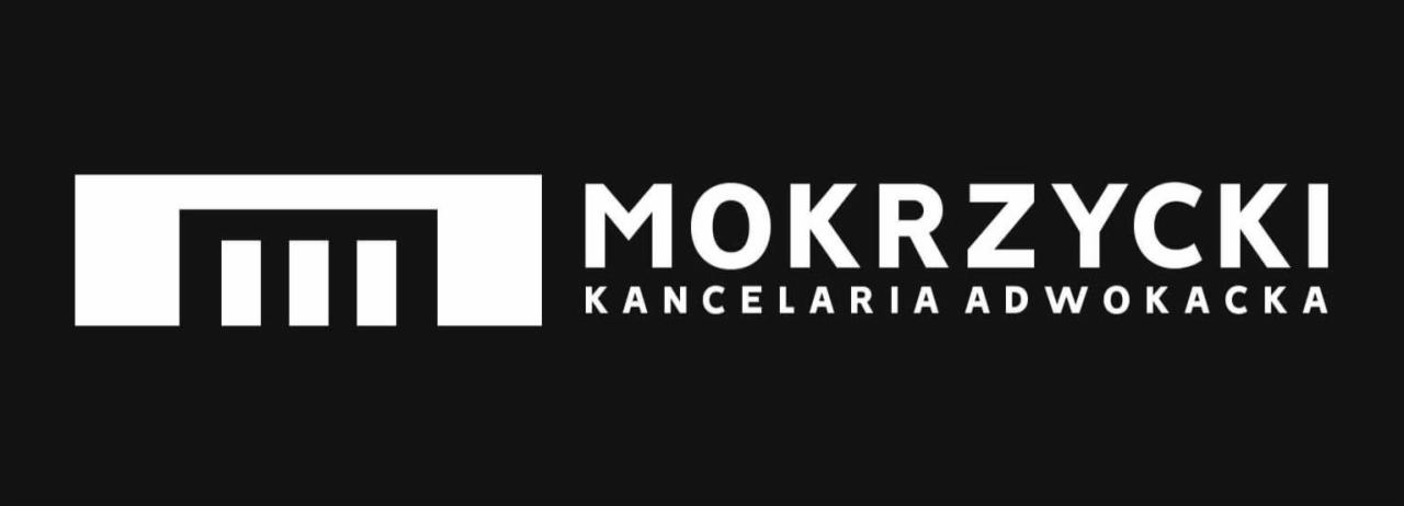 Logo Kancelarii Adwokackiej Mokrzycki na czarnym tle, z abstrakcyjnym symbolem graficznym po lewej stronie.