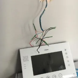 Wideodomofon - montaż na wykończonym obiekcie