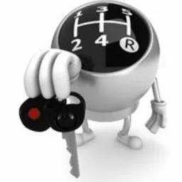 Animowana gałka zmiany biegów trzymająca kluczyk samochodowy na białym tle.