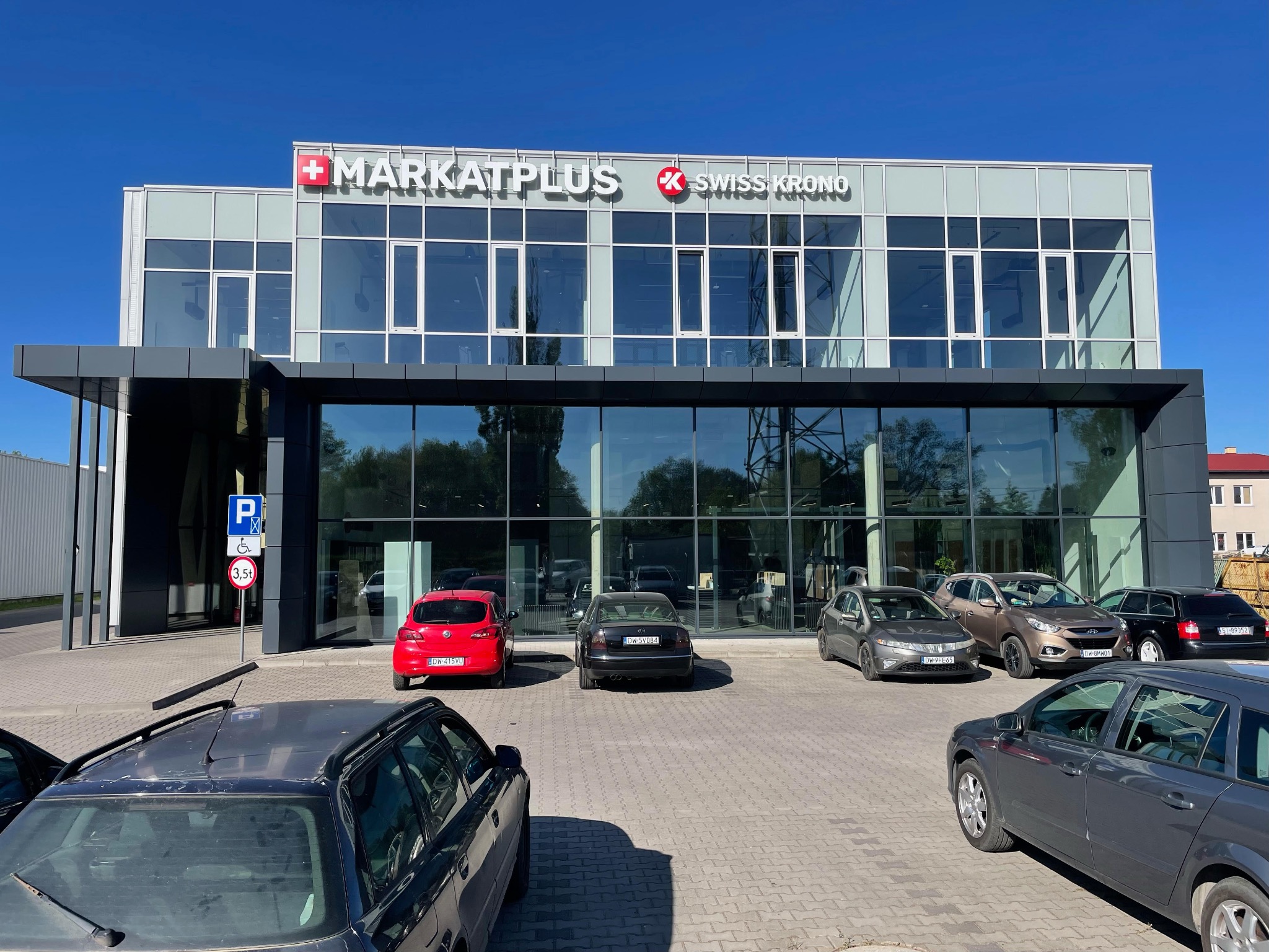 Budynek Biurowy, Show room, magazyn produktów, cięcie płyt na wymiar. Wrocław