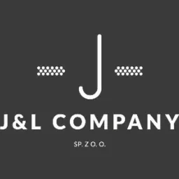 Logo firmy J&L Company Sp. z o.o. na ciemnoszarym tle, przedstawiające stylizowaną literę J z dwoma rzędami kropek po bokach.