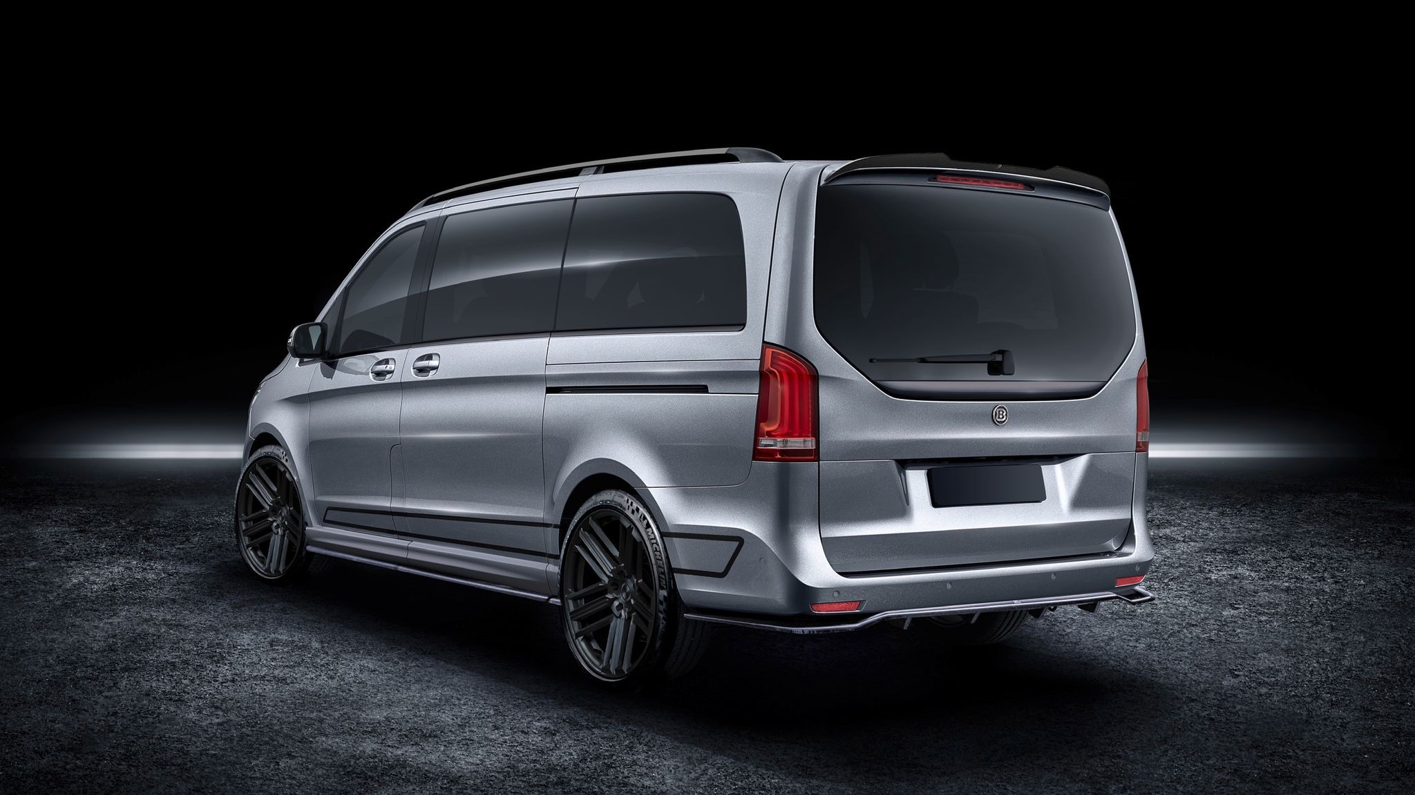 Projekt V Naszym zadaniem było przebudowanie V-ki oraz nadanie jej sportowego wyglądu