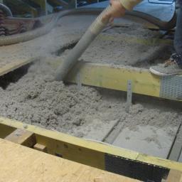 wdmuchiwanie celulozy ocieplenie stropu