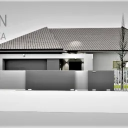 Wizualizacja nowoczesnego domu jednorodzinnego z garażem, minimalistycznym ogrodzeniem i nasadzeniami, w odcieniach szarości, z logo 'Idea & Design Natalia Świerczyńska' w lewym górnym rogu.