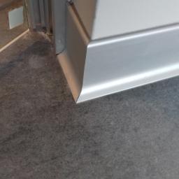 M4 Wykończenia Wnętrz Mariusz Śliwka - Listwa przypodłogowa aluminium cięcie 45 stopni