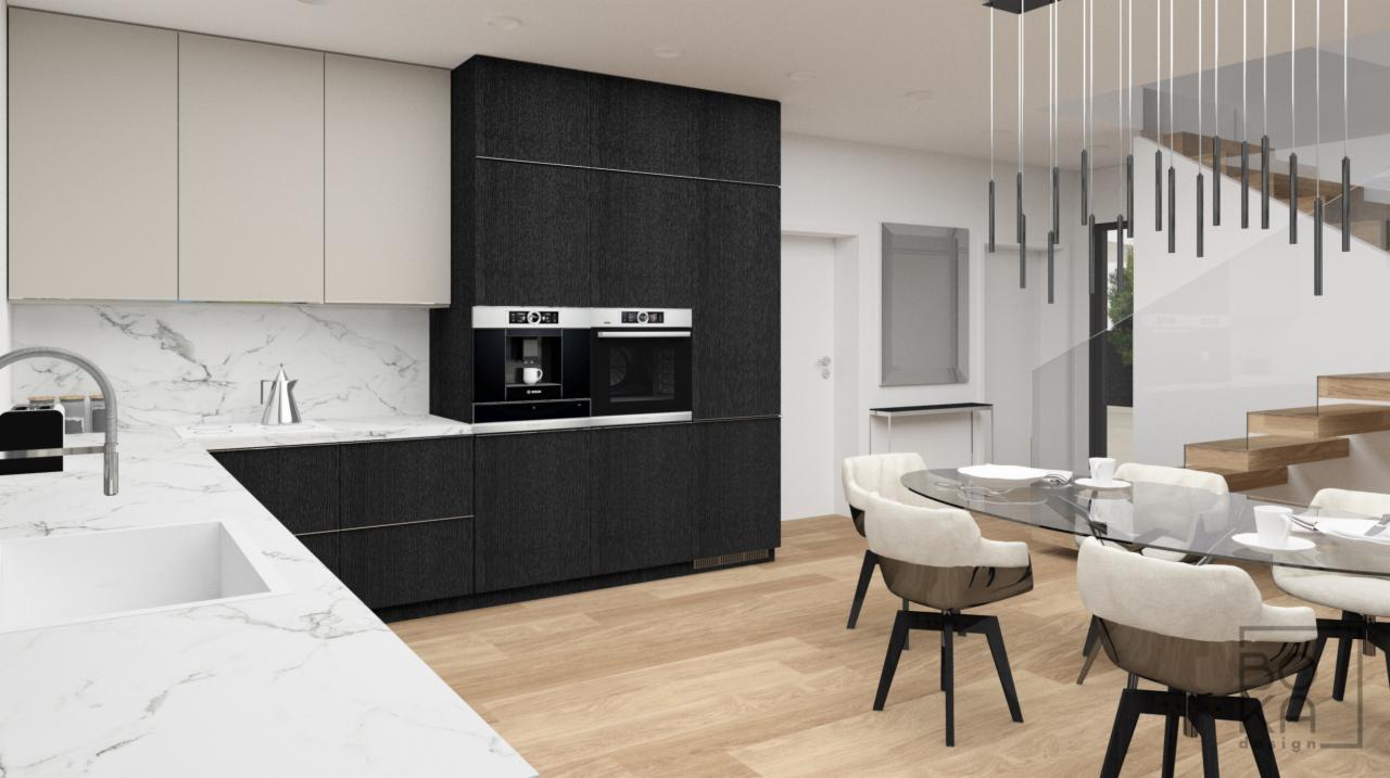 Nowoczesna kuchnia z marmurowym blatem i czarnymi szafkami, widok na jadalnię ze szklanym stołem i designerskimi krzesłami, schody z drewnianymi stopniami w tle.