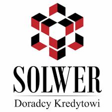 Logo firmy Solwer Doradcy Kredytowi z abstrakcyjnym symbolem złożonym z czerwonych i czarnych sześcianów ułożonych w kształt gwiazdy.